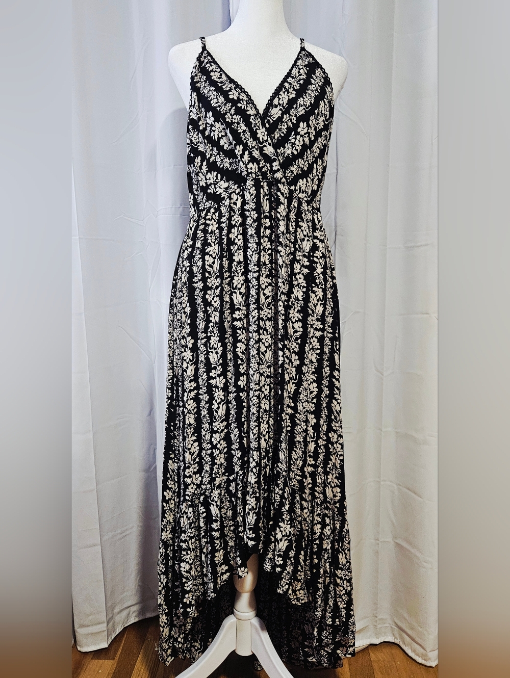 NWT Angie Boho Black and White Floral Maxi Dress - Size Large
